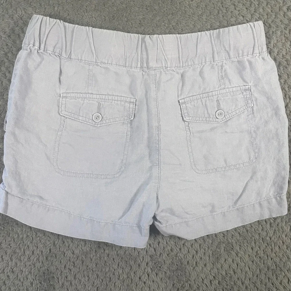 Calvin Klein features style